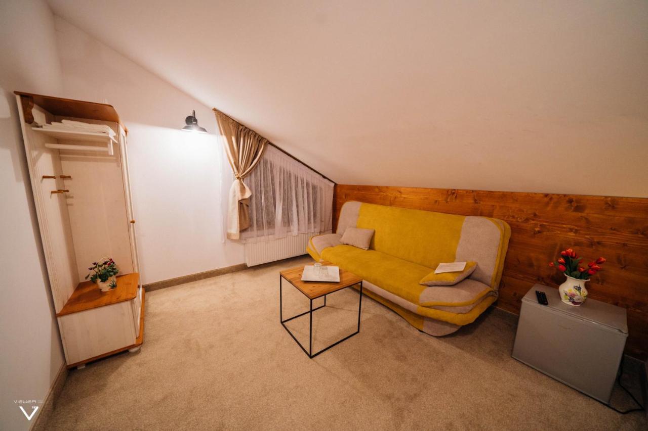 Casa Carmen Hotel Dorna Arini Bagian luar foto
