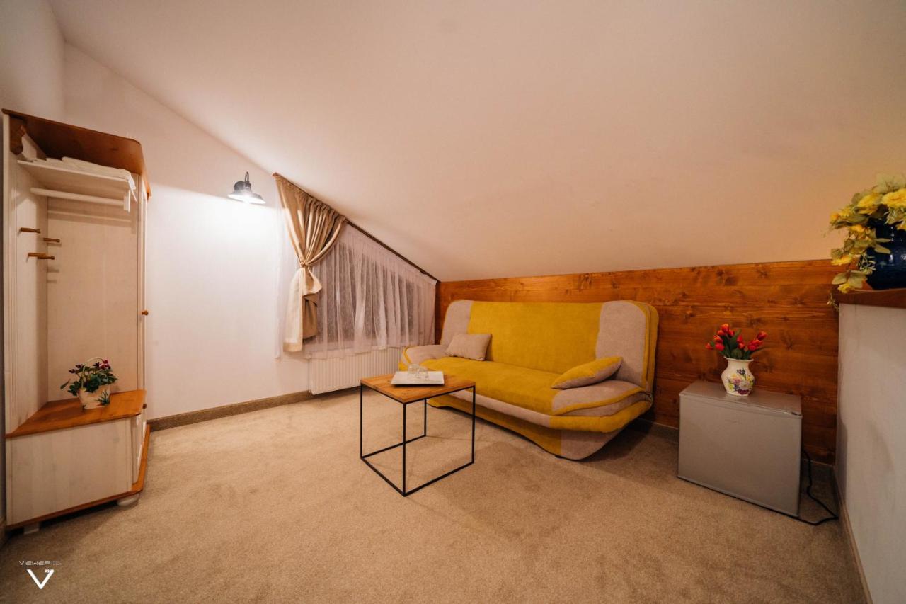 Casa Carmen Hotel Dorna Arini Bagian luar foto