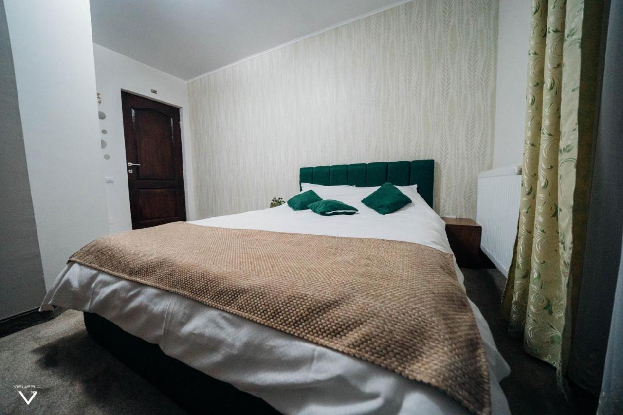 Casa Carmen Hotel Dorna Arini Bagian luar foto