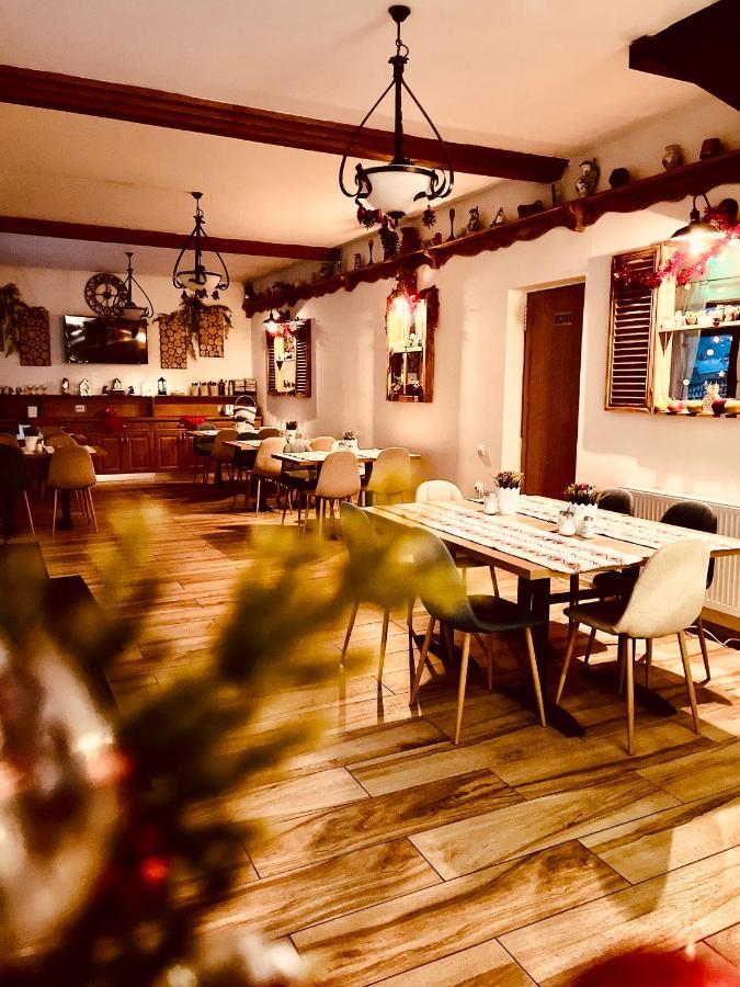 Casa Carmen Hotel Dorna Arini Bagian luar foto