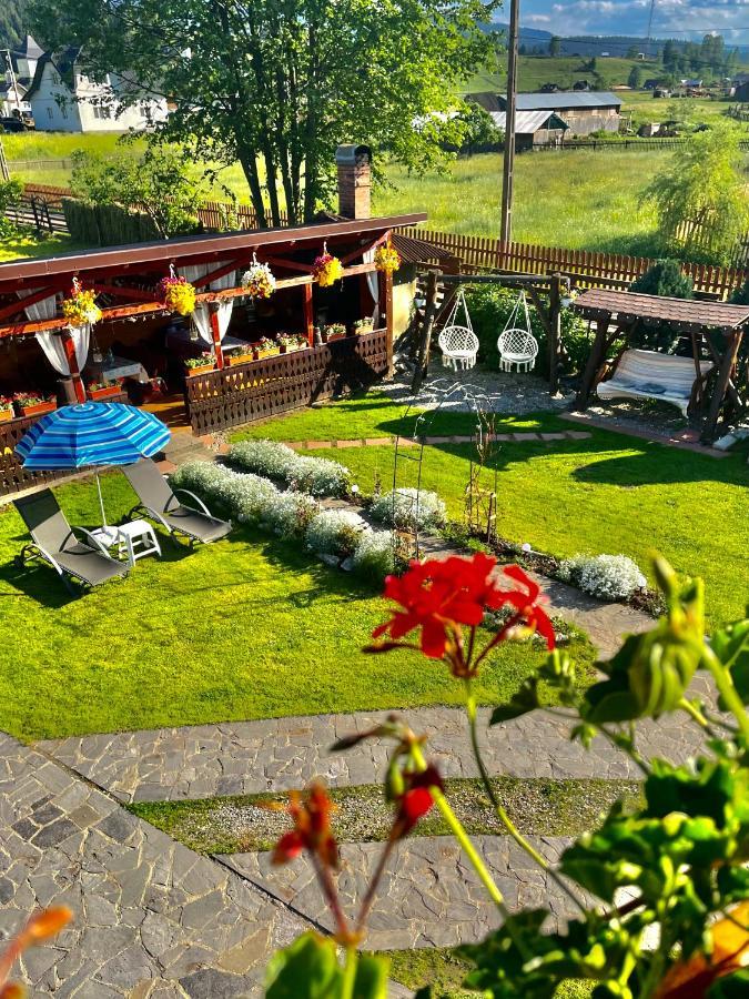 Casa Carmen Hotel Dorna Arini Bagian luar foto