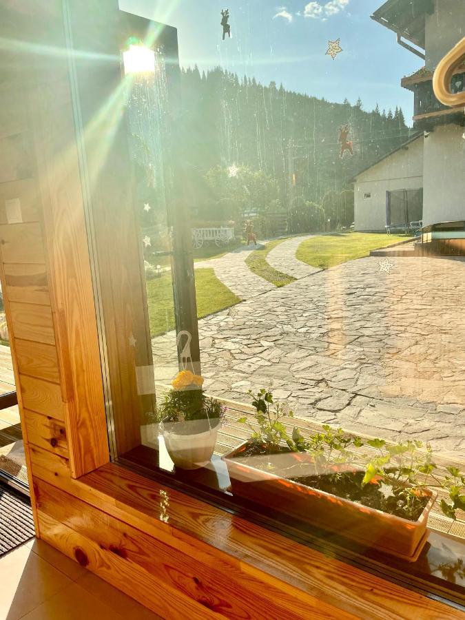 Casa Carmen Hotel Dorna Arini Bagian luar foto