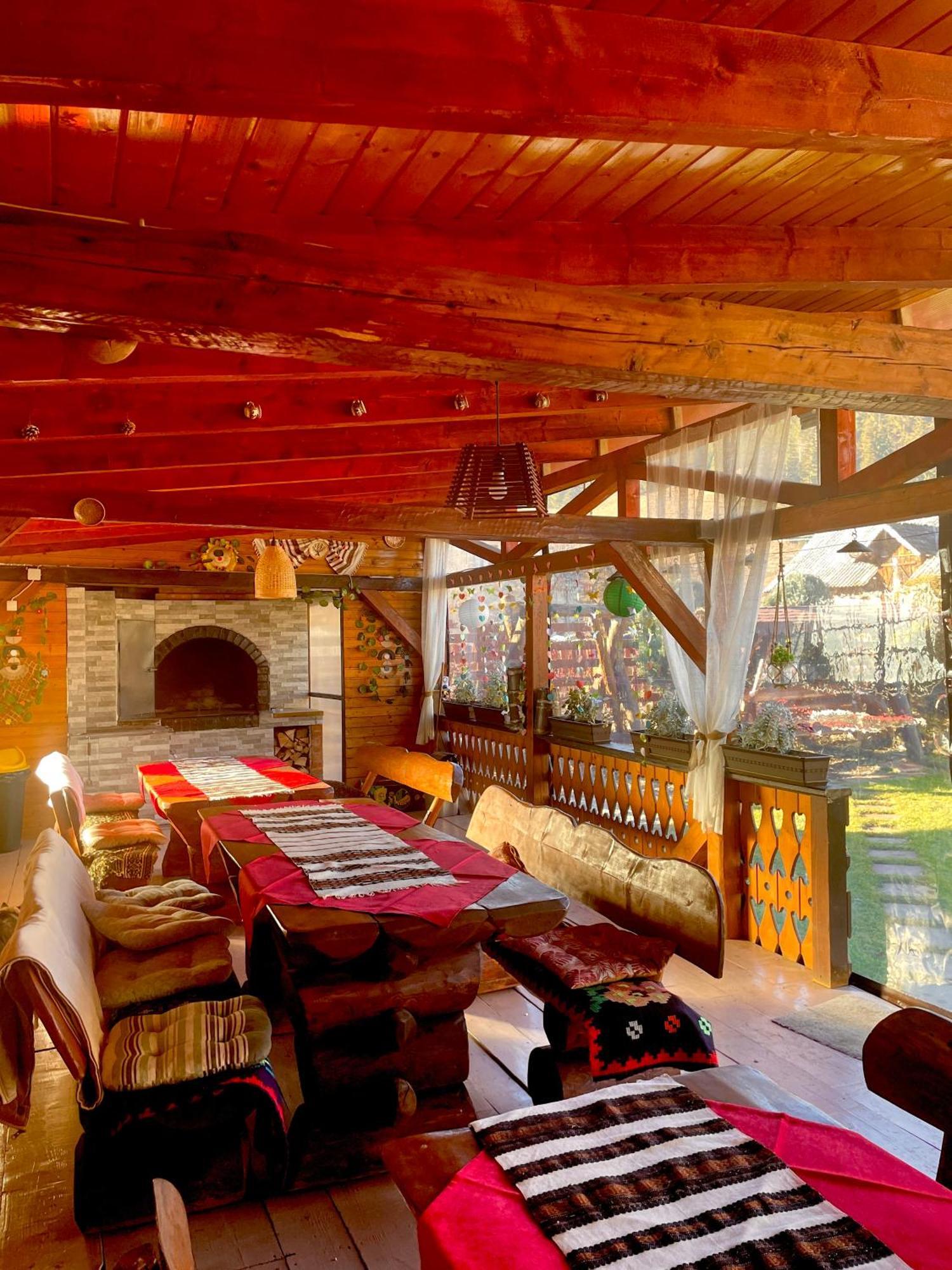 Casa Carmen Hotel Dorna Arini Bagian luar foto