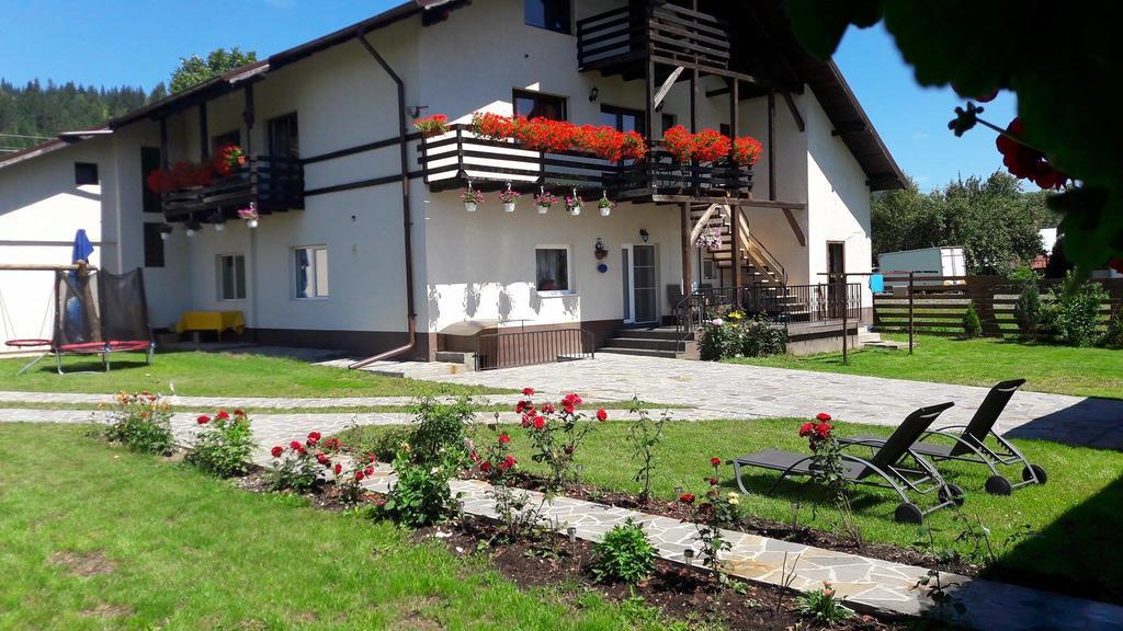 Casa Carmen Hotel Dorna Arini Bagian luar foto