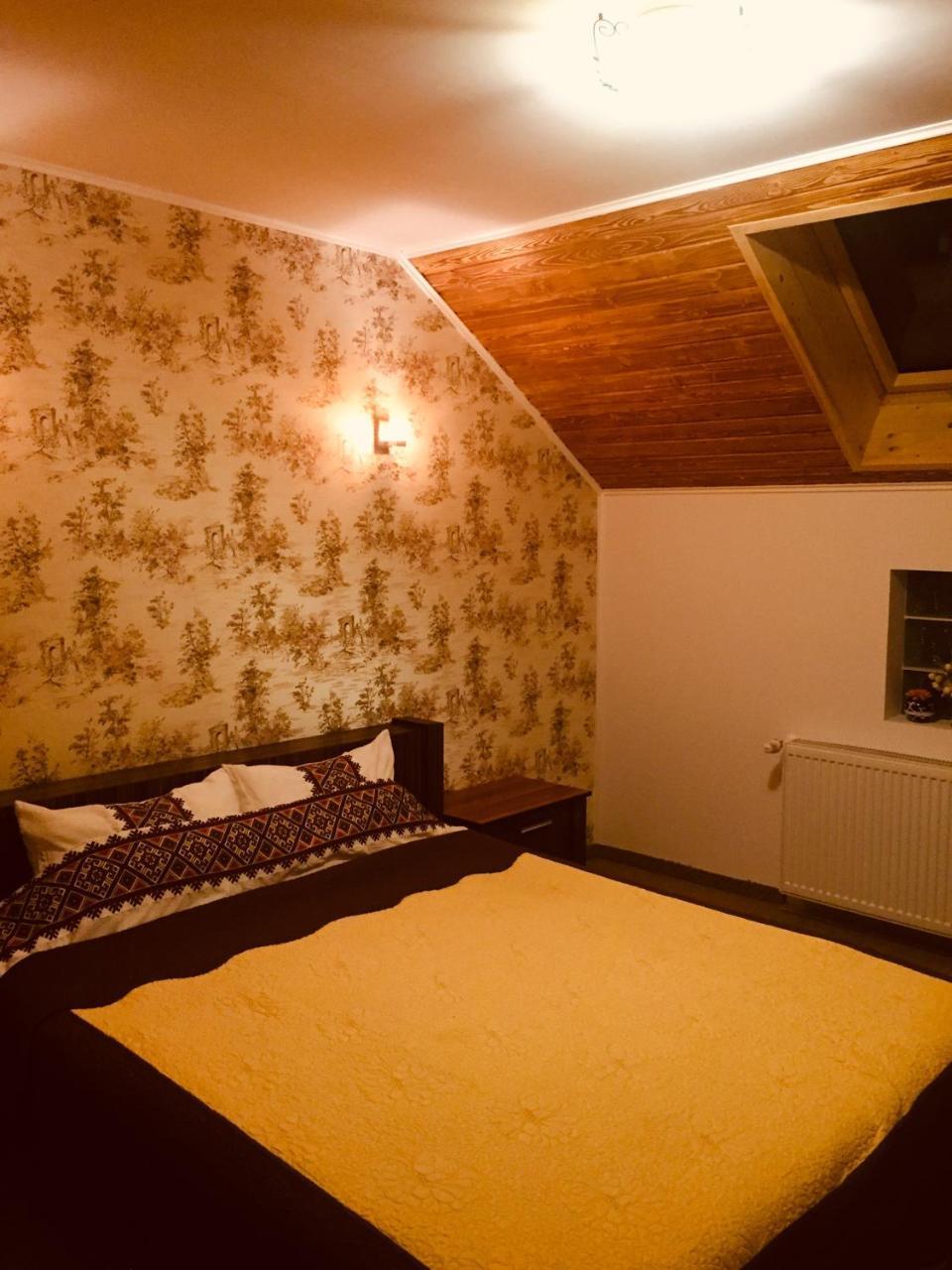 Casa Carmen Hotel Dorna Arini Bagian luar foto
